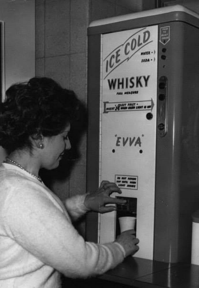 18. Автомат по продаже виски, 1960-е года