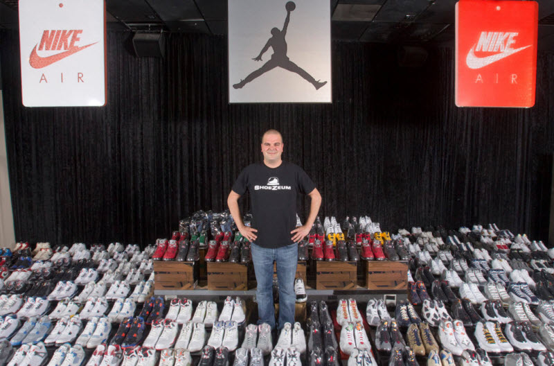 Джордан Майкл Геллер открыл на бульваре Лас-Вегас в штате Невада первый в мире музей кроссовок ShoeZeum. Там можно посмотреть обувь разных годов выпуска от фирмы Nike. В 2013 году коллекцию из более 2500 пар внесли в Книгу рекордов Гиннесса
