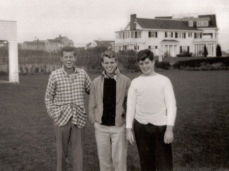 7. Юные братья Джон, Бобби и Тедди Кеннеди. США, 30-е годы