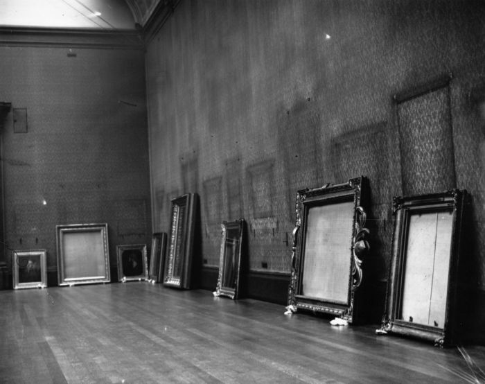 Пустые залы Национальной галереи в Лондоне во время Второй мировой войны: все картины спрятали от нацистов.