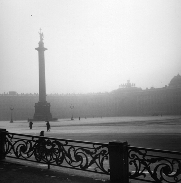 6. Вид на Дворцовую площадь. Ленинград, 1955