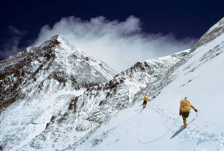 Ожидание — подъем на гору Эверест.