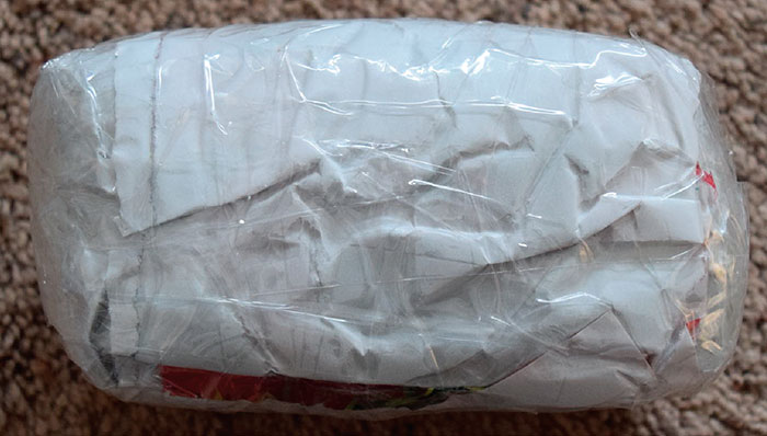 «В 2016-ом сестра подарила мне крохотный леденец в тонне упаковки»