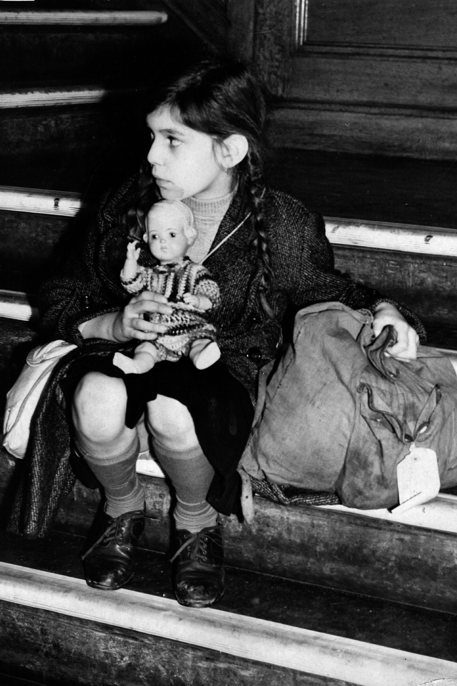 2 декабря 1938. 8-летняя беженка Йозефа Салмон в Харвиче.