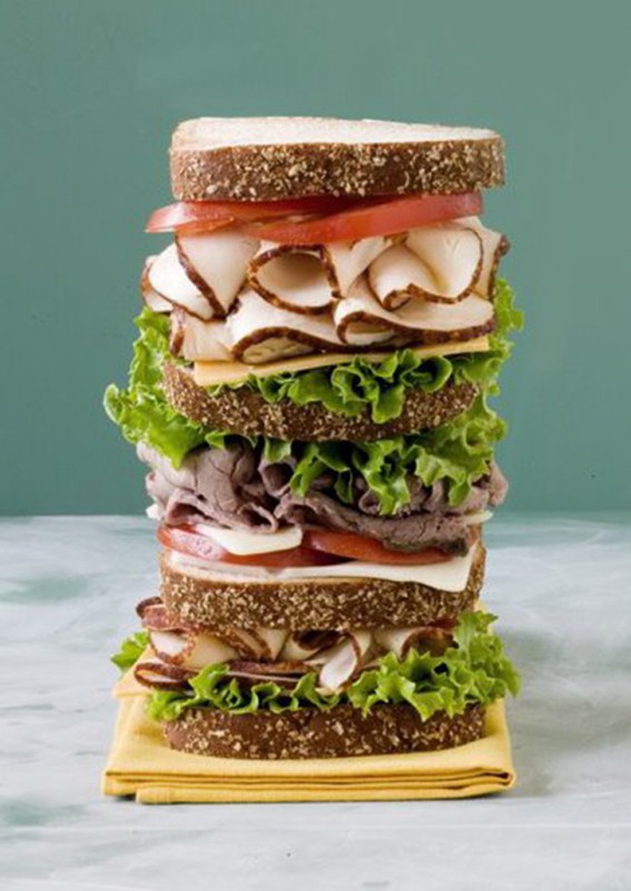 Многоэтажные сэндвичи не держатся сами в воздухе.