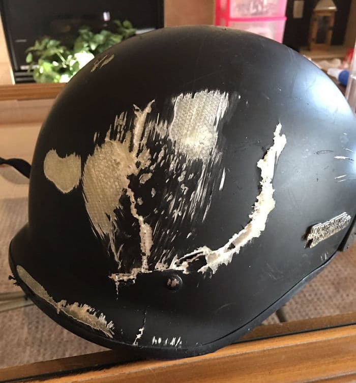 14. Этот шлем спас водителя при столкновении с оленем