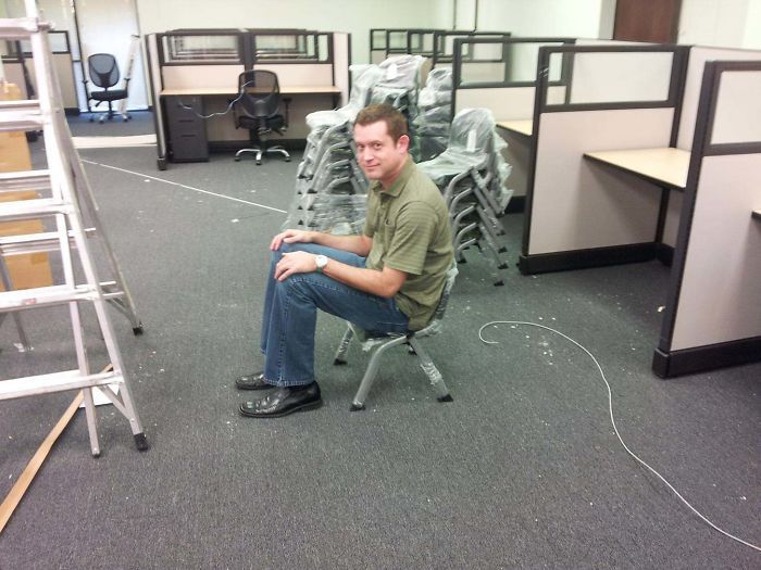 13. «Шеф заказал новые стулья в офис. Или лучше сказать стульчики»