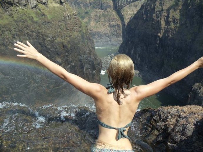 Туристы рискуют жизнью