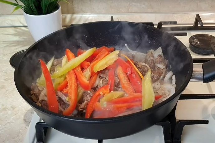 Фунчоза с мясом