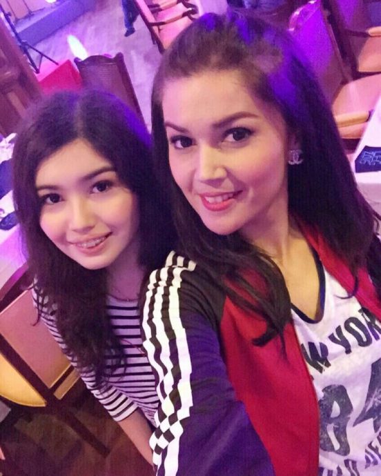 Молодые мамы и их дочки