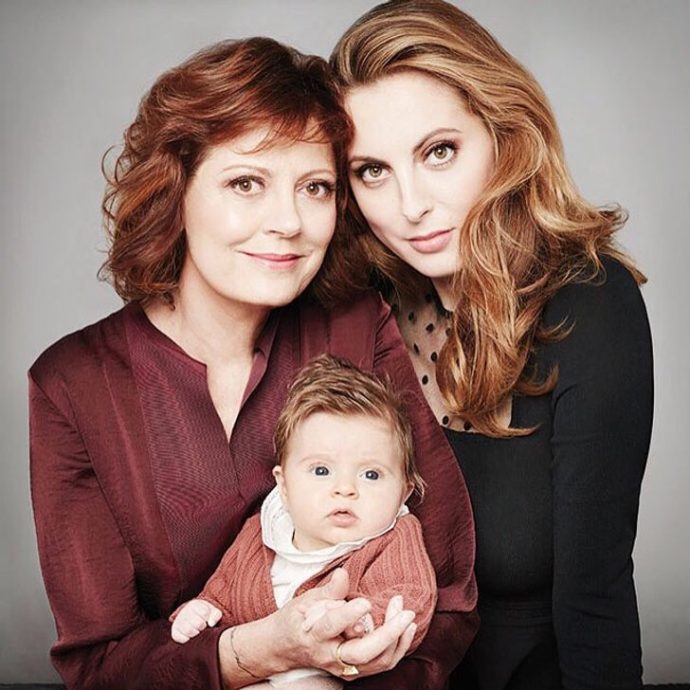 Молодые мамы и их дочки