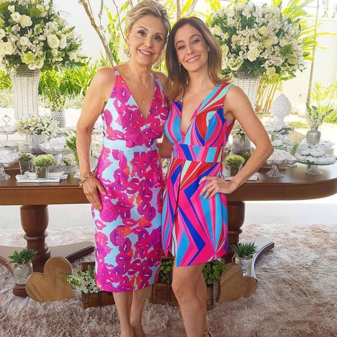 Молодые мамы и их дочки