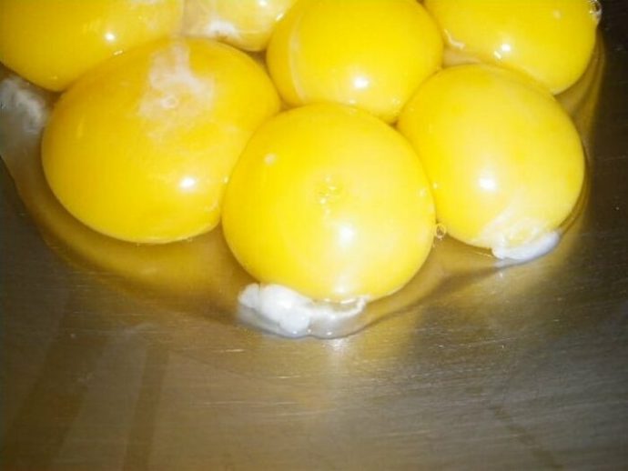 определить свежесть куриных яиц