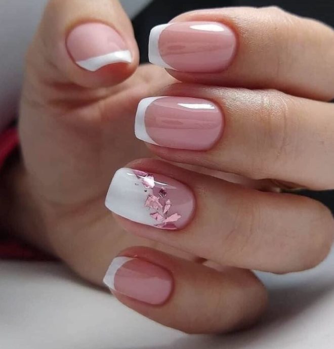 маникюр для женственного образа